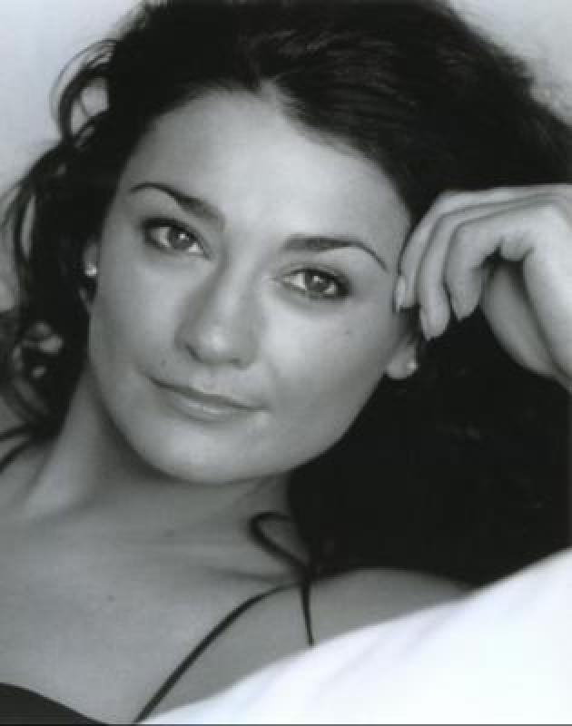 Natalie J Robb