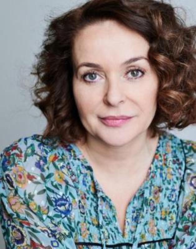 Julia Sawalha